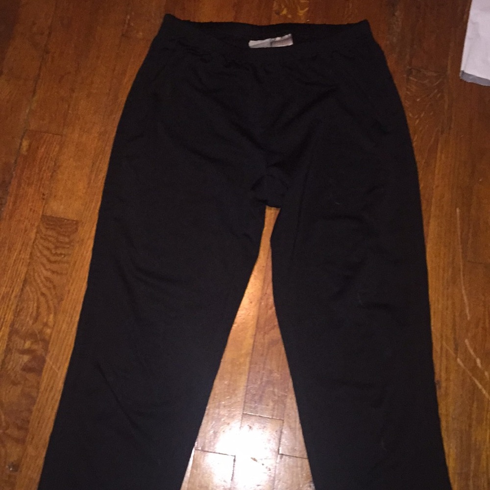 Black nike capris